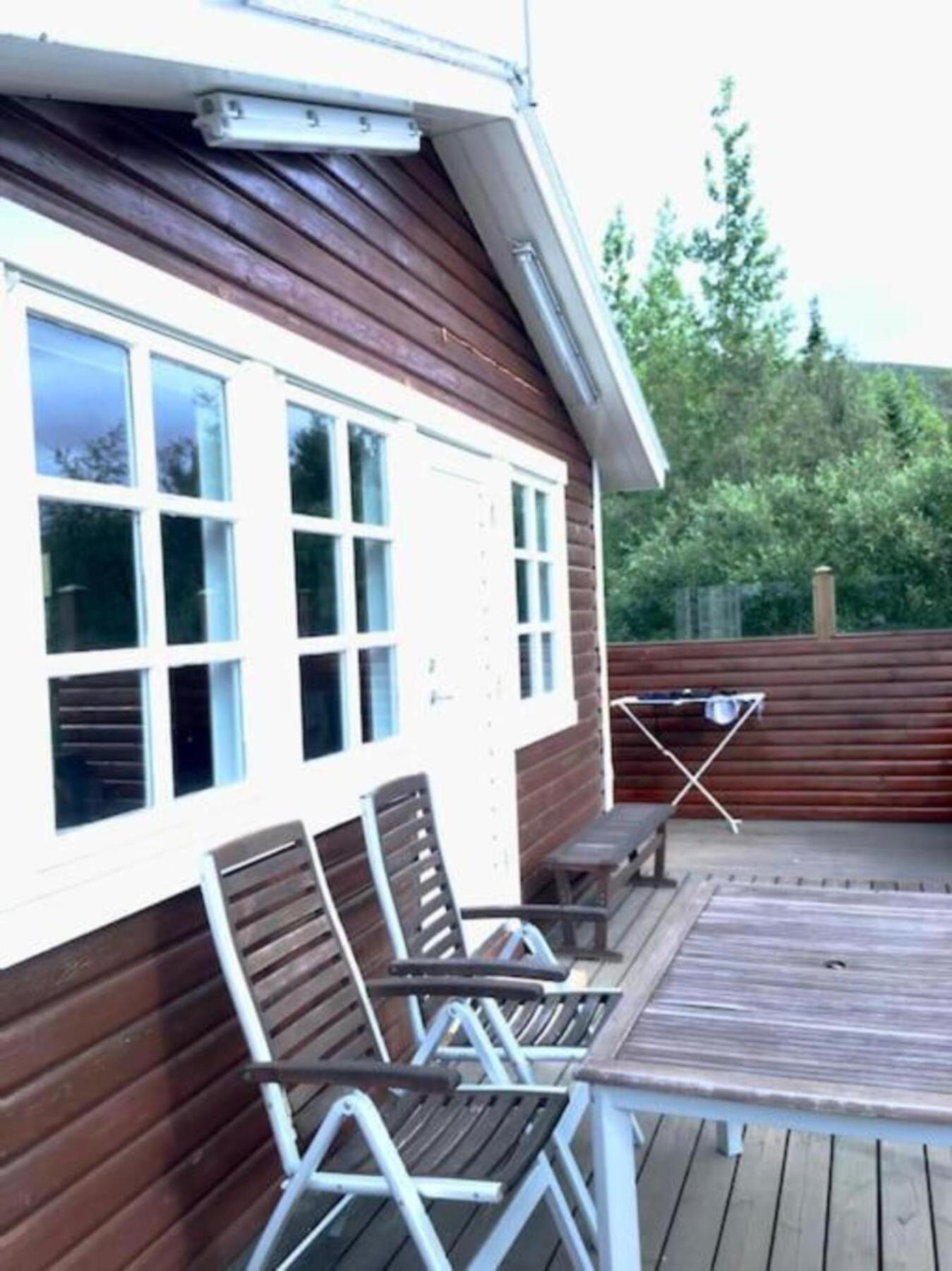 Cozy 2 Bedroom Cottage With Hot Tub 阿克雷里 外观 照片
